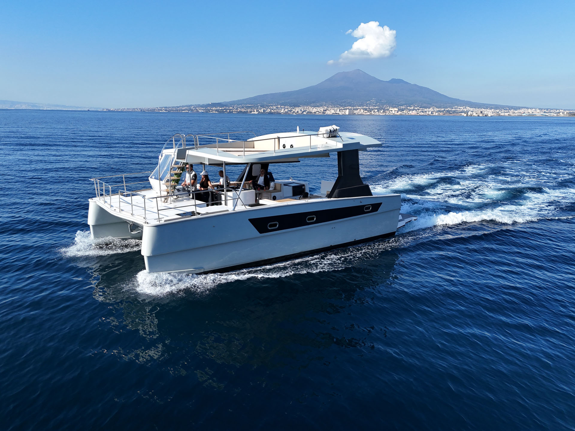 Catamaran Sea Bus 380 – Sorrento Coast private boat tour Catamaran Sea Bus 380 - Sorrento Coast private boat tour