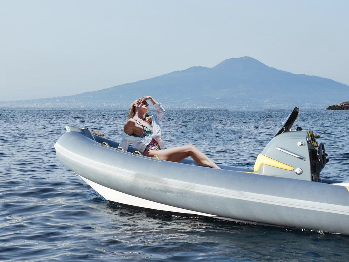 Self Drive boat from Sorrento Self Drive boat from Sorrento
