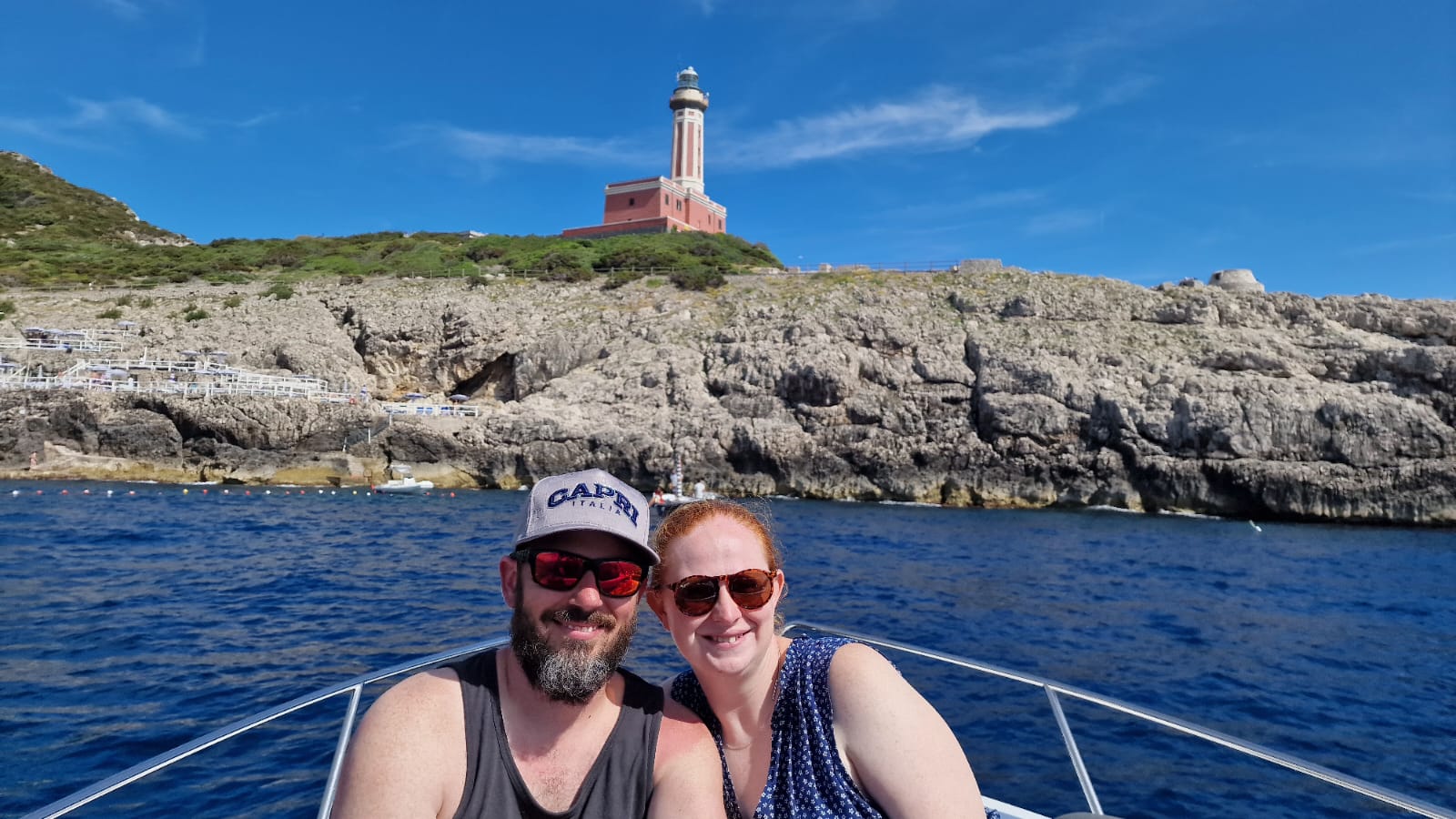lighthouse-couple-boat-tour